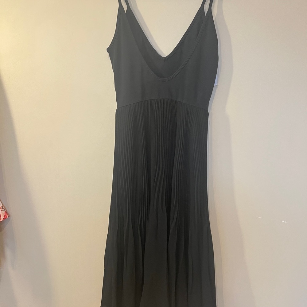 Wilfred Black Pleated Midi Dress - Picture 2 of 5